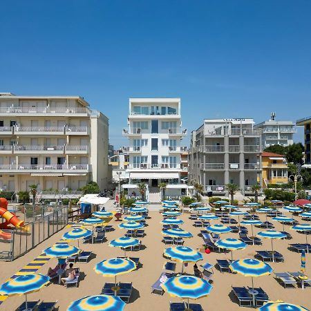 Hotel Boston 3 Stelle Superior Frontemare Lido di Jesolo Kültér fotó