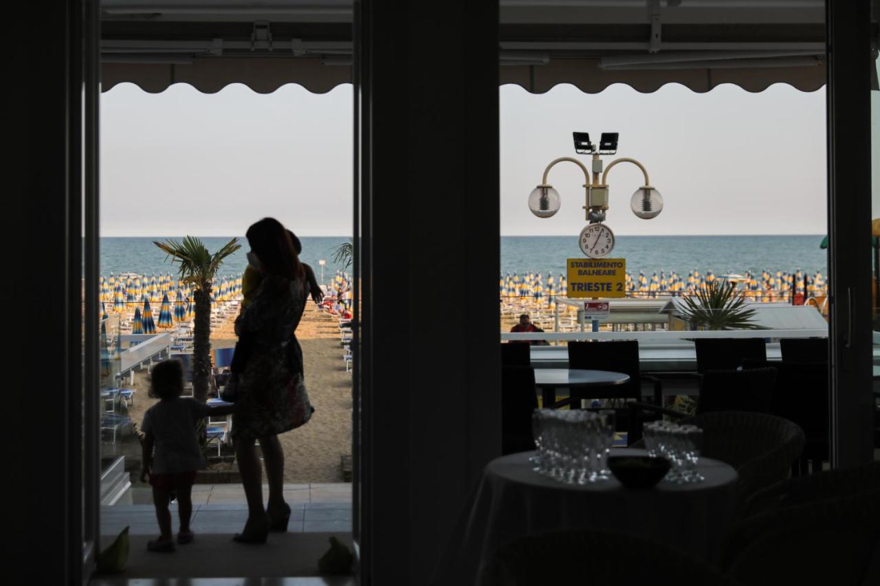 Hotel Boston 3 Stelle Superior Frontemare Lido di Jesolo Kültér fotó