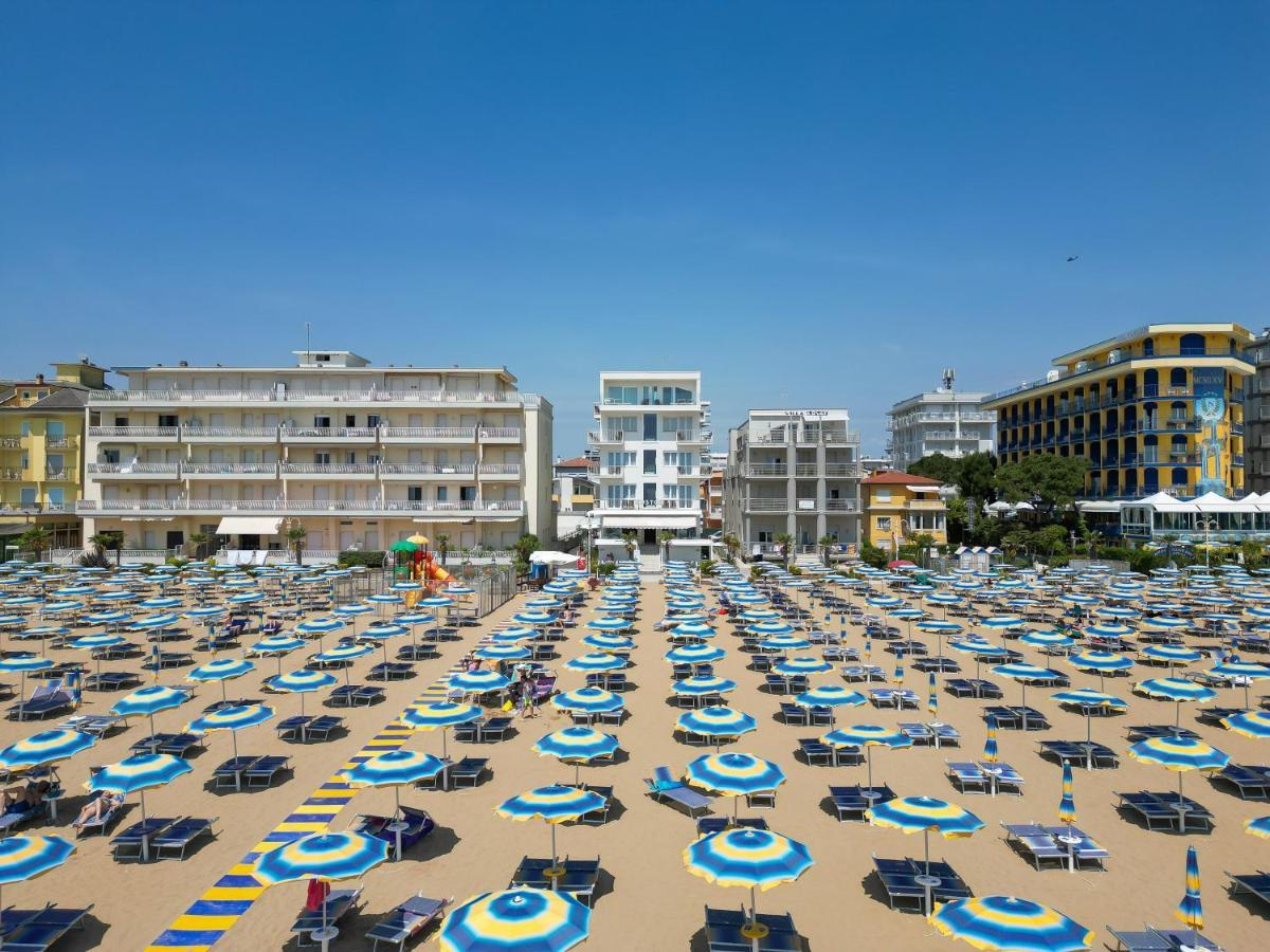 Hotel Boston 3 Stelle Superior Frontemare Lido di Jesolo Kültér fotó