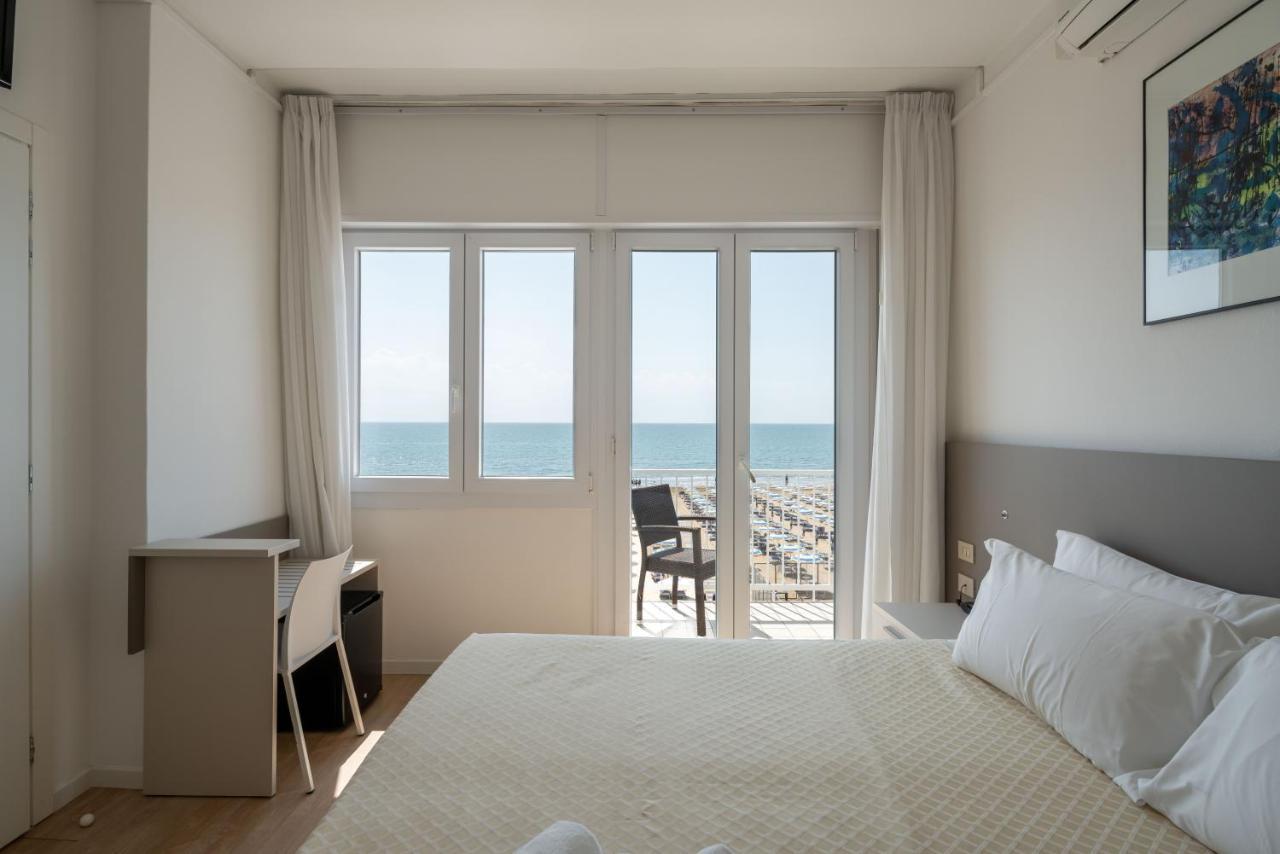 Hotel Boston 3 Stelle Superior Frontemare Lido di Jesolo Kültér fotó