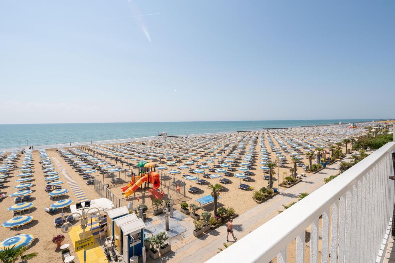 Hotel Boston 3 Stelle Superior Frontemare Lido di Jesolo Kültér fotó