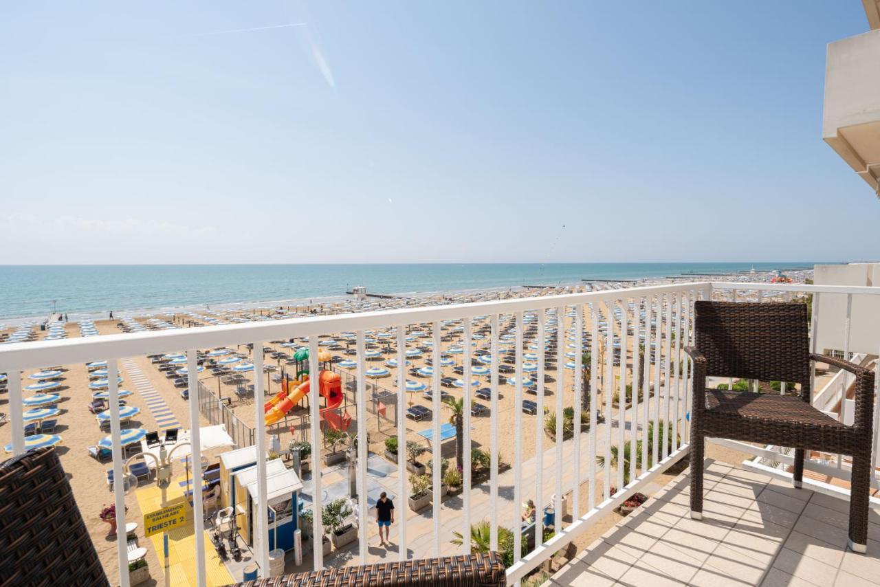 Hotel Boston 3 Stelle Superior Frontemare Lido di Jesolo Kültér fotó