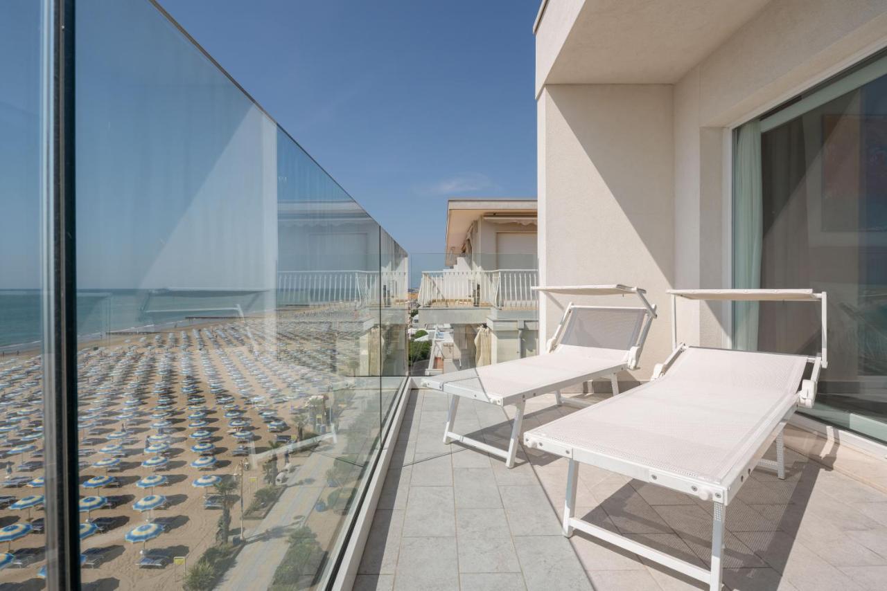 Hotel Boston 3 Stelle Superior Frontemare Lido di Jesolo Kültér fotó